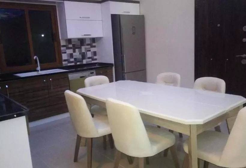 پانسیون Eden Blue