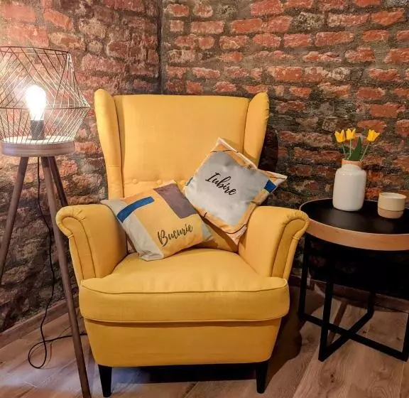 The Industrique Home   3 Bedroom Apartment