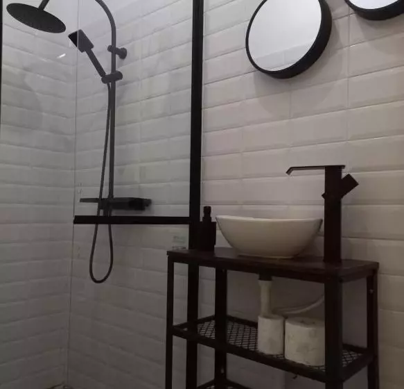 The Industrique Home   3 Bedroom Apartment