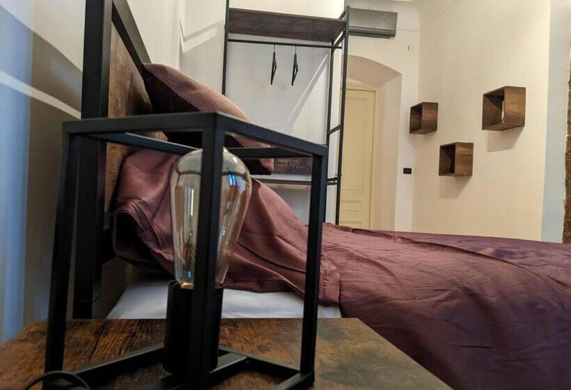 The Industrique Home   3 Bedroom Apartment