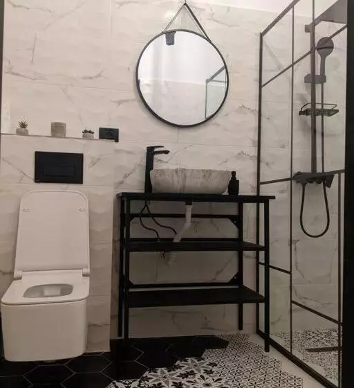 The Industrique Home   3 Bedroom Apartment