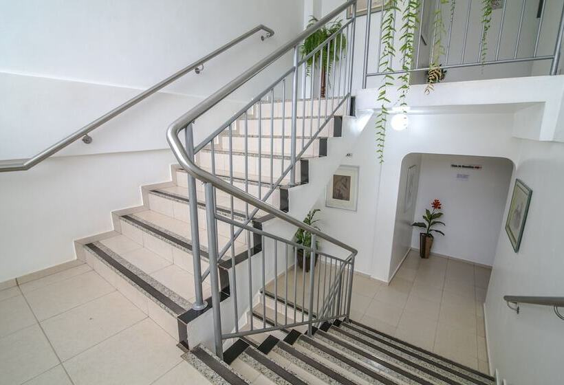 בית מלון כפרי Grand Prix