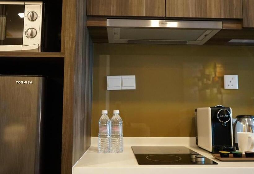 هتل Ramada Suites By Wyndham Kuala Lumpur City Centre