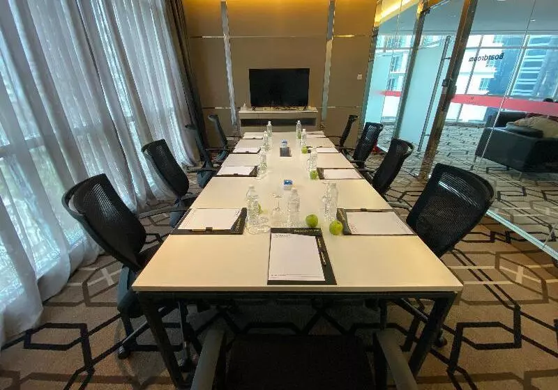 هتل Ramada Suites By Wyndham Kuala Lumpur City Centre