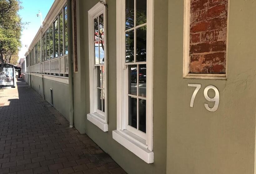 בית מלון כפרי Terrace Central B&b