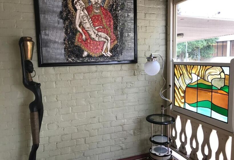 בית מלון כפרי Terrace Central B&b