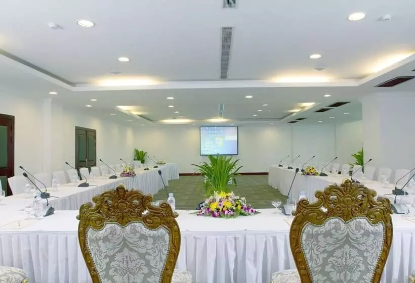Sokhalay Angkor Villa Resort
