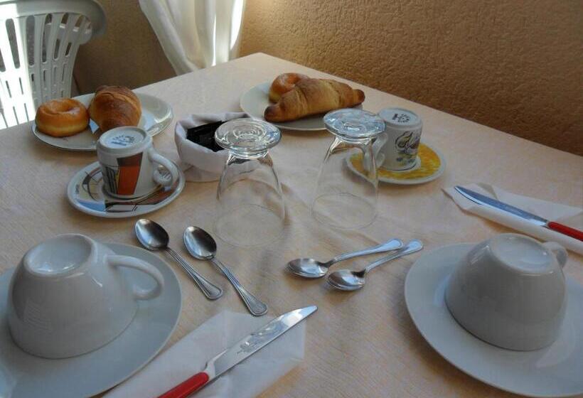 B&b A Casa Di Monica