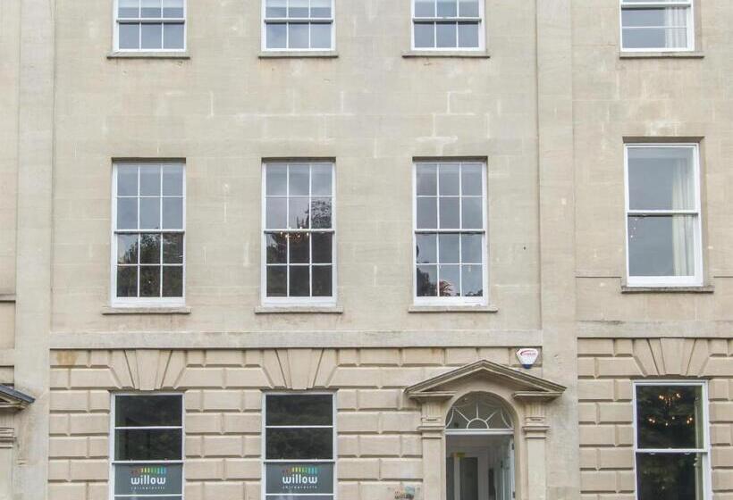 Aamiaismajoitus (B&B) 3 Berkeley Square Guesthouse