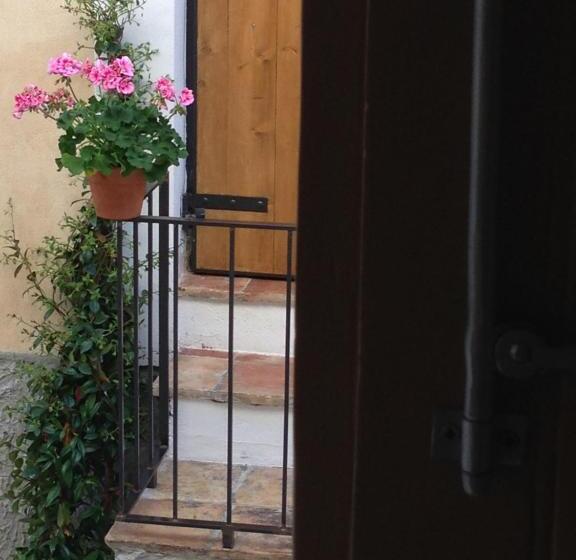 تختخواب و صبحانه Casa 28