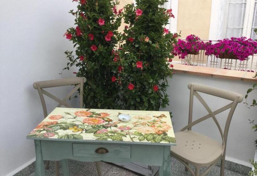 تختخواب و صبحانه Casa 28