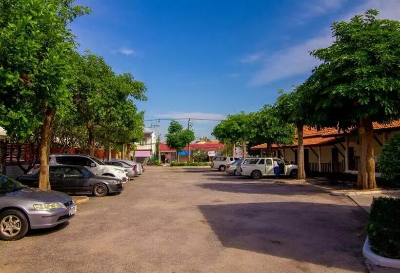 هتل Prachuap Place