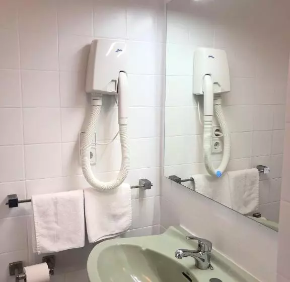 Majatalo Playa De Los Locos