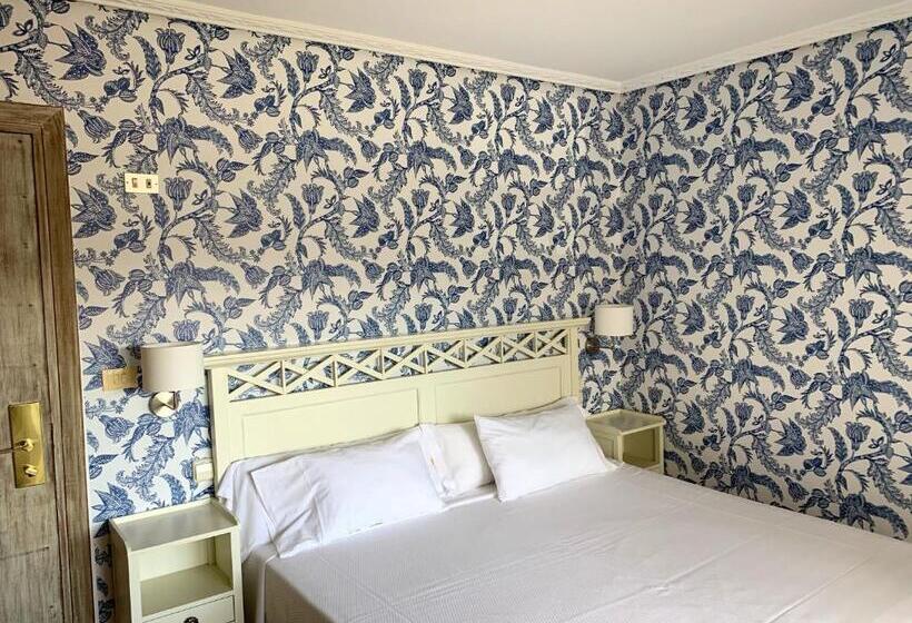 پانسیون Playa De Los Locos