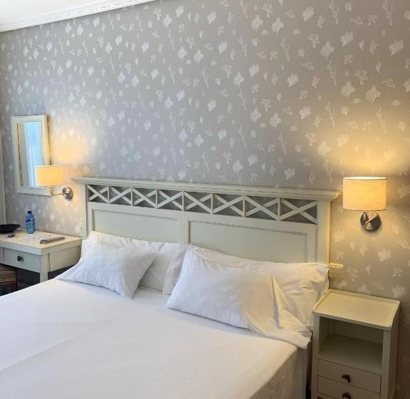 پانسیون Playa De Los Locos