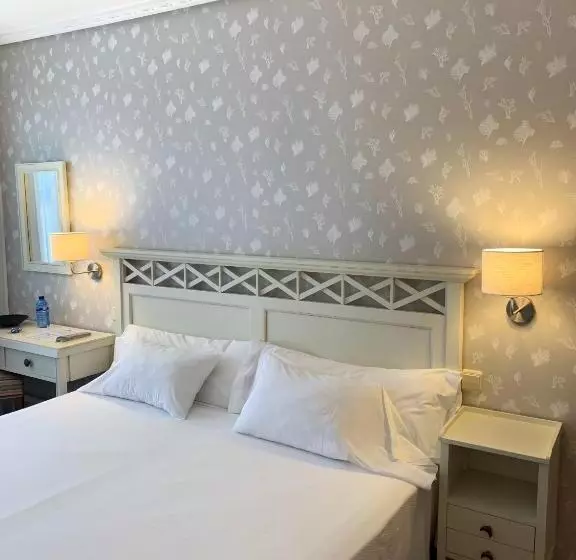 Majatalo Playa De Los Locos