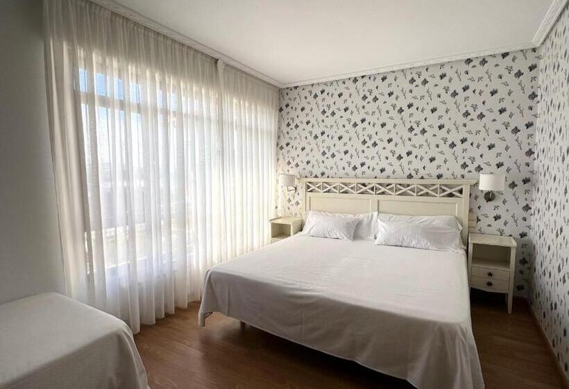 پانسیون Playa De Los Locos