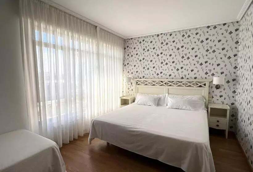 Majatalo Playa De Los Locos