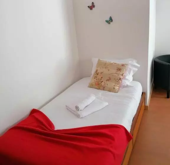 ペンション Portus Ribeira House