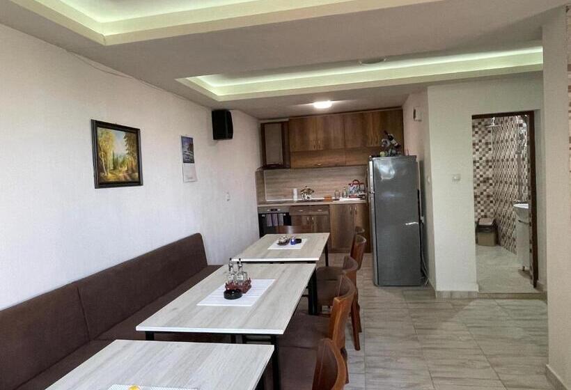 פנסיון Saint Maria Guest House