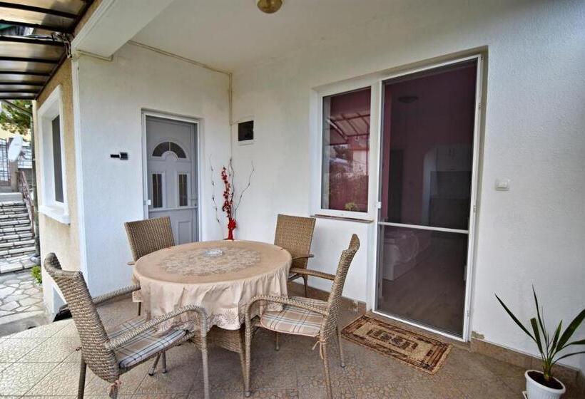 פנסיון Saint Maria Guest House