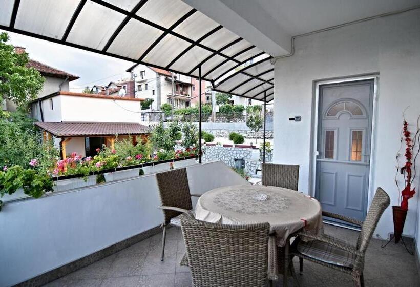 פנסיון Saint Maria Guest House