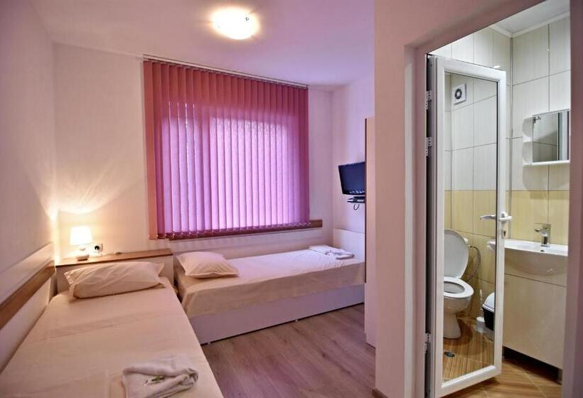 פנסיון Saint Maria Guest House