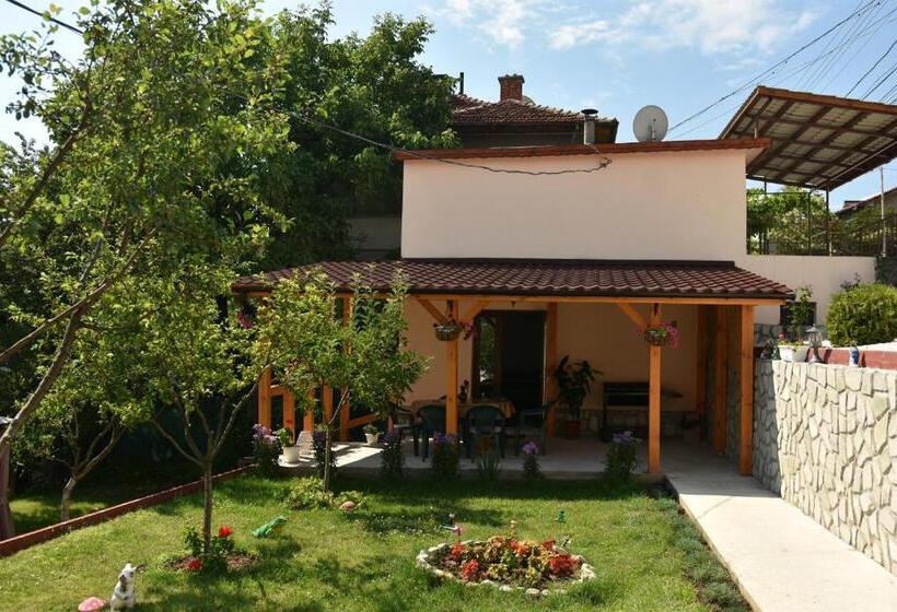 פנסיון Saint Maria Guest House