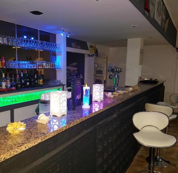 تختخواب و صبحانه L Auberge Galeria