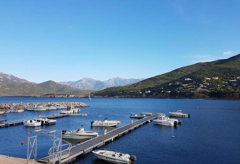 تختخواب و صبحانه L Auberge Galeria