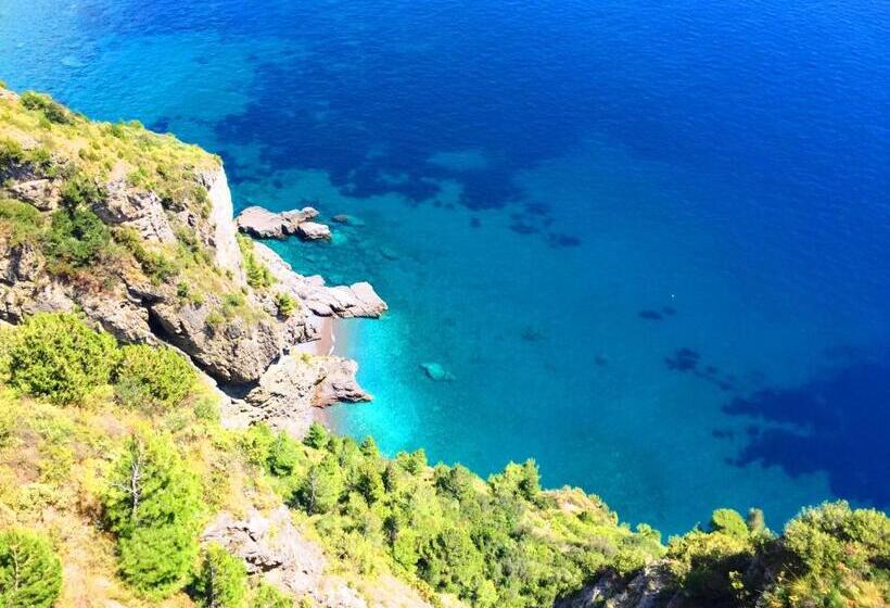 مبيت وإفطار La Corte