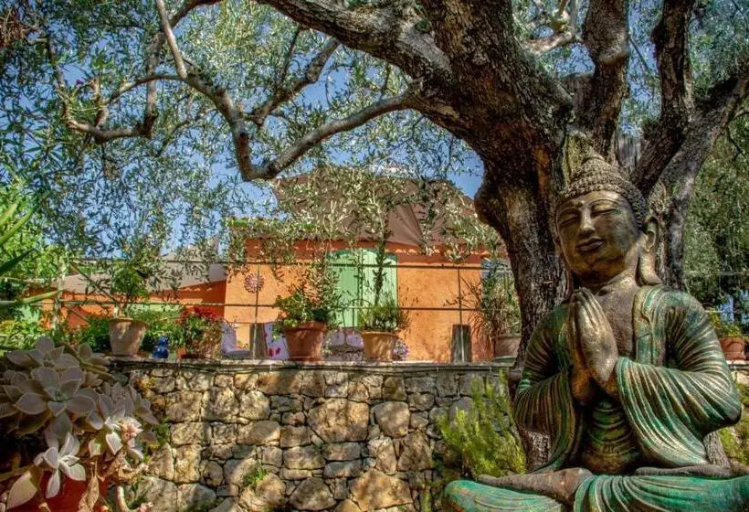 Aamiaismajoitus (B&B) Le Clos Des Oliviers