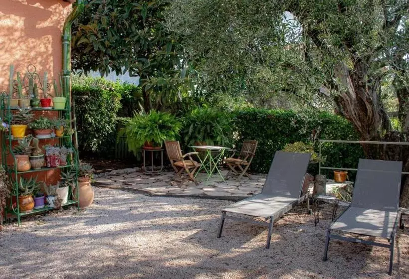 Aamiaismajoitus (B&B) Le Clos Des Oliviers