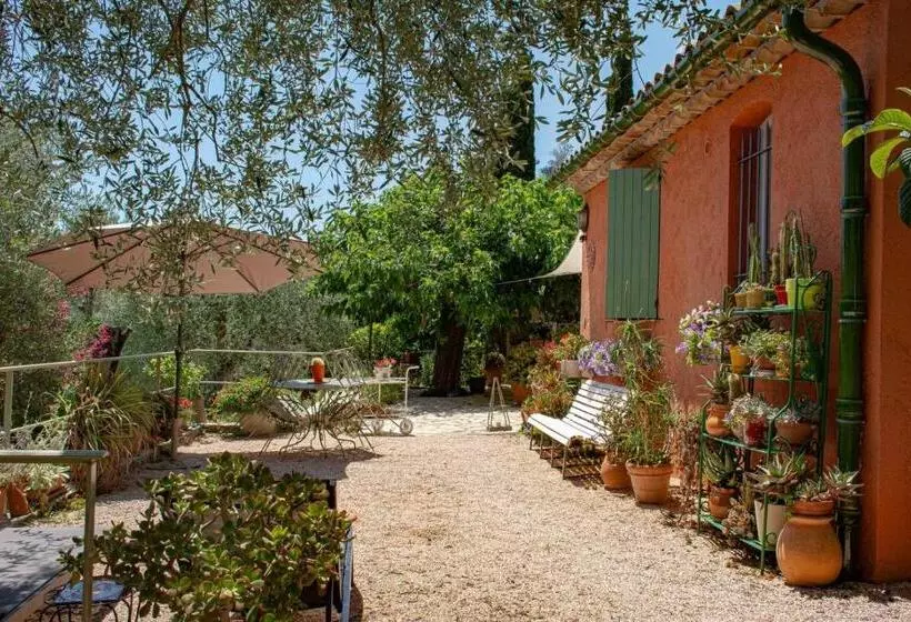 Aamiaismajoitus (B&B) Le Clos Des Oliviers