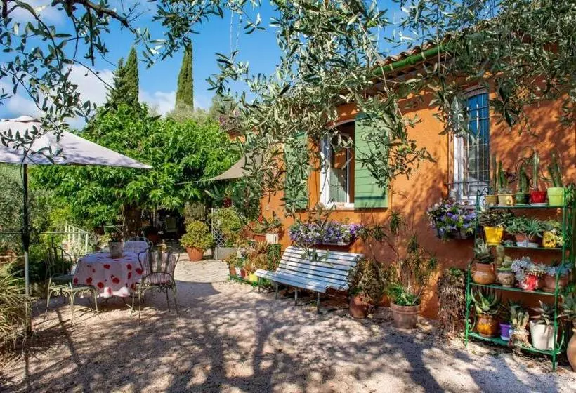 Aamiaismajoitus (B&B) Le Clos Des Oliviers