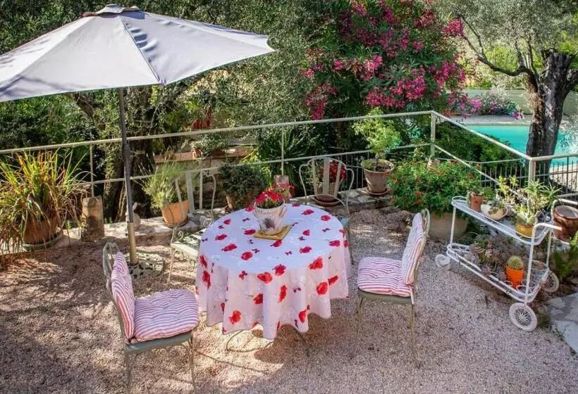 Aamiaismajoitus (B&B) Le Clos Des Oliviers