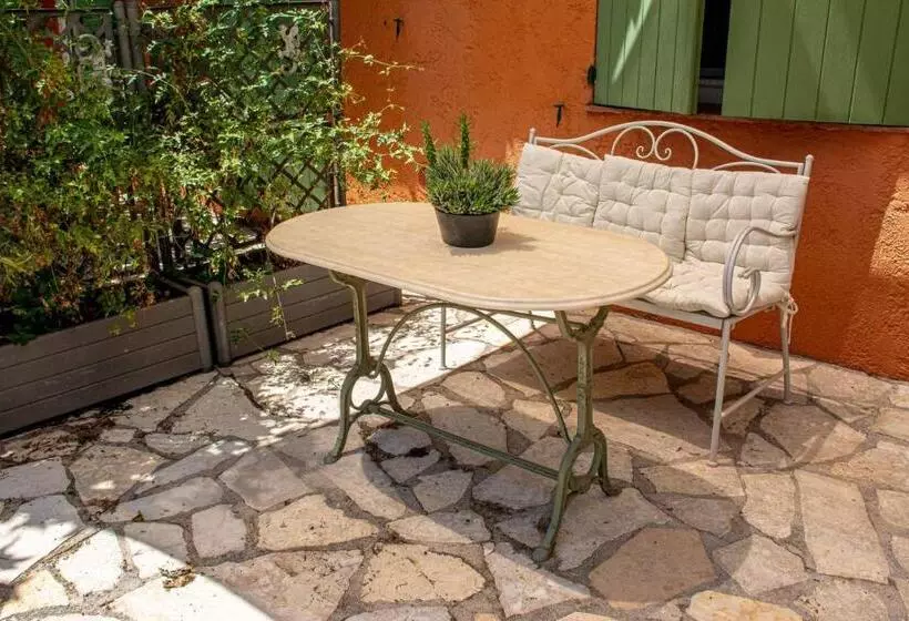 Aamiaismajoitus (B&B) Le Clos Des Oliviers