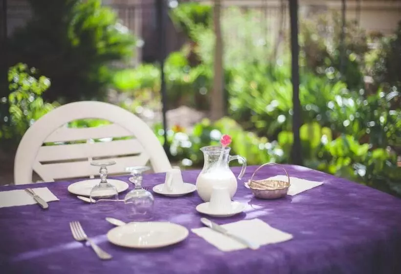 تختخواب و صبحانه Locanda La Meridiana