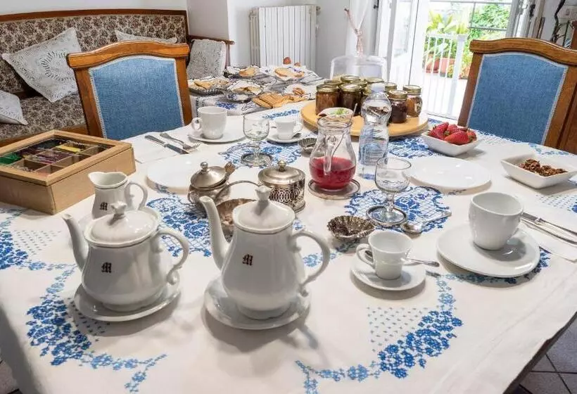 تختخواب و صبحانه Locanda La Meridiana