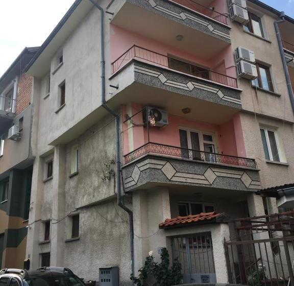 Пансион Daniel Guest House