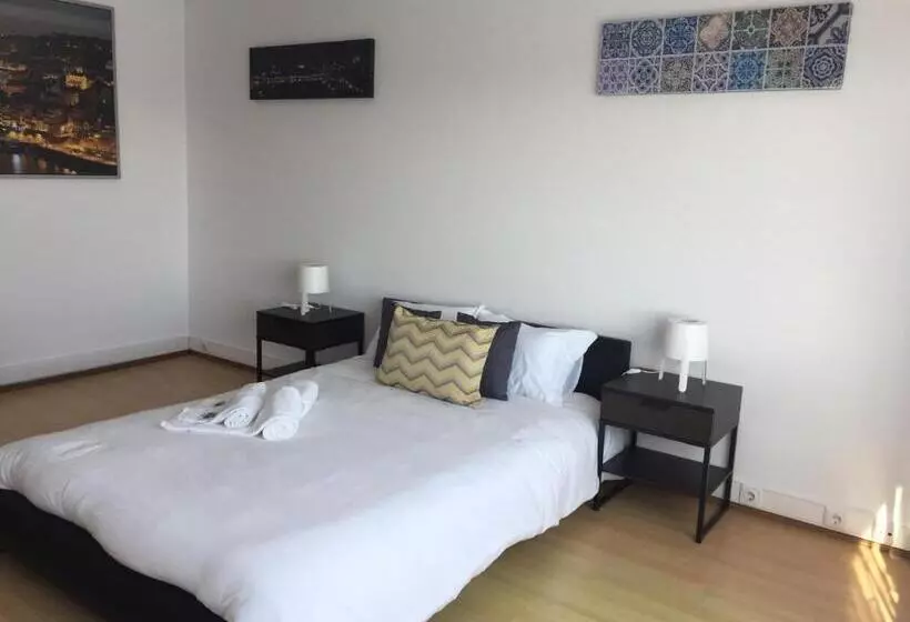 پانسیون Oporto Trindade Residence