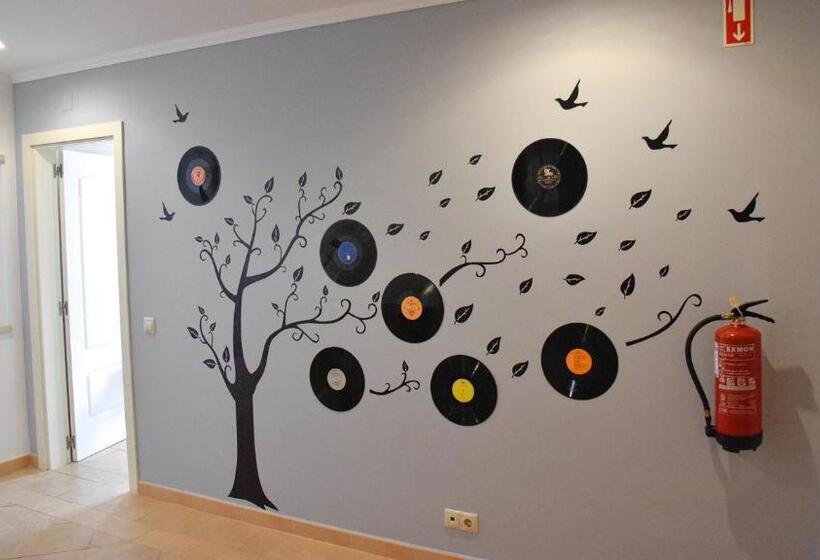 Vinyl Flat Bed & Breakfast Rooms