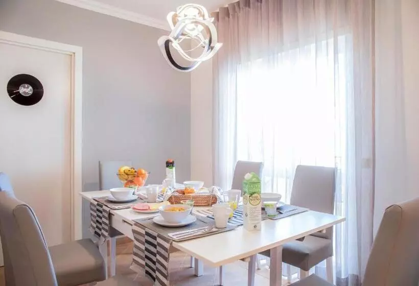 Vinyl Flat Bed & Breakfast   Rooms