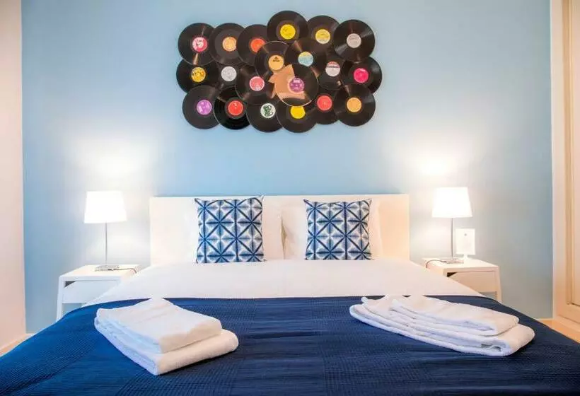 Vinyl Flat Bed & Breakfast   Rooms