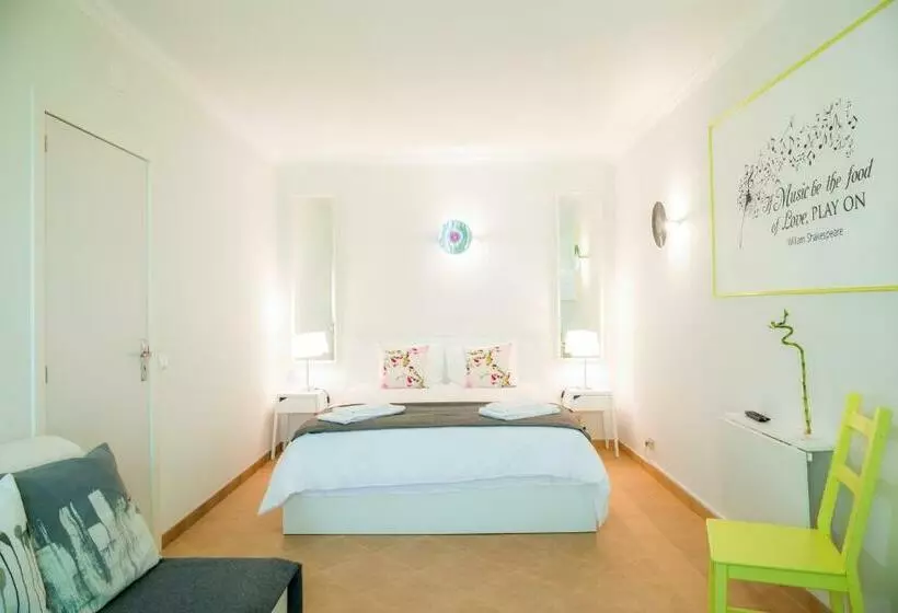 Vinyl Flat Bed & Breakfast   Rooms