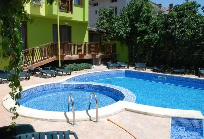 Green Hisar Hotel Family