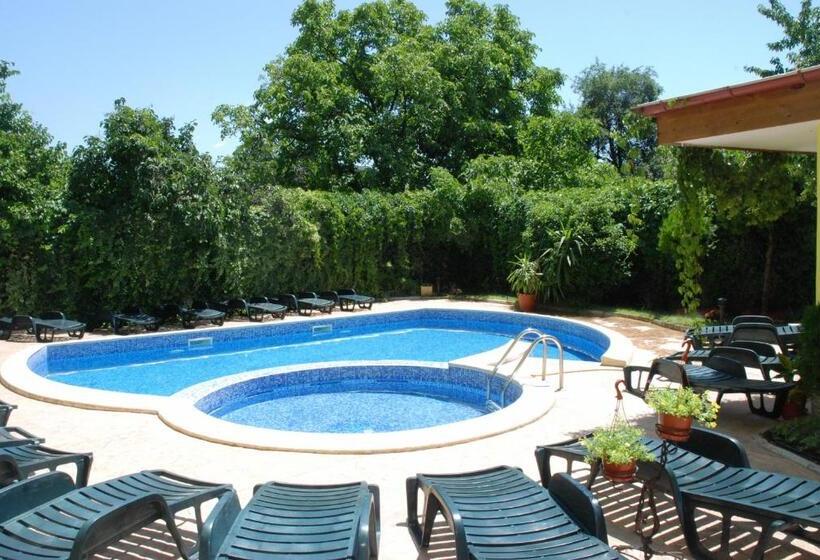 Green Hisar Hotel Family