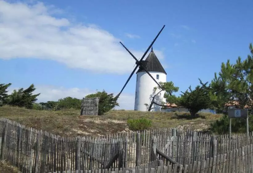 Le Buzet Bleu Bed & Breakfast