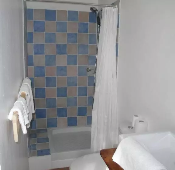 Le Buzet Bleu Bed & Breakfast