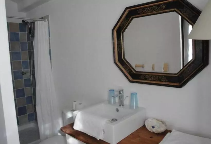 Le Buzet Bleu Bed & Breakfast